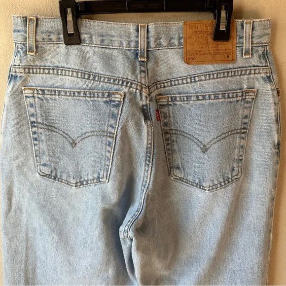 Levis 550 light wash denim straight leg mom jeans - Picture 6 of 7
